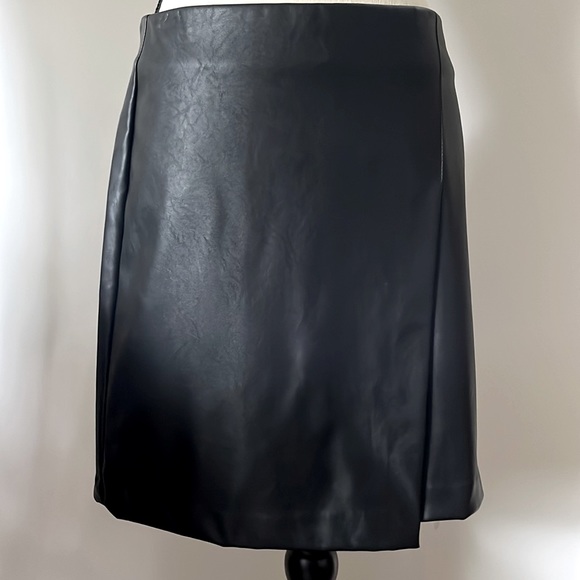 Bar III faux leather skirt - Picture 1 of 8